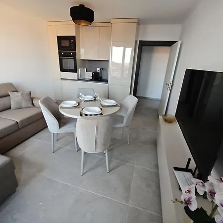 Neues Mit Meerblick Und Balkon Apartament